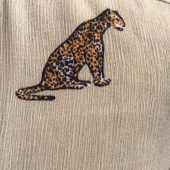 ANN TALOR DEFINED CHEETAH PRINT BUTTON FRONT BLOUSE SIZE MEDIUM - Picture 5 of 7